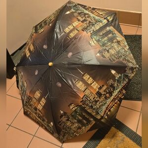 World Trade Center/Cityscape Folding Umbrella